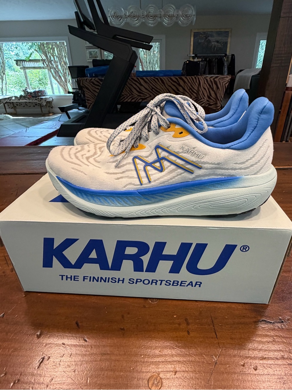 KARHU  WOMEN'S IKONI 3.0 SUN RUN  WHITE / SUPER SONIC